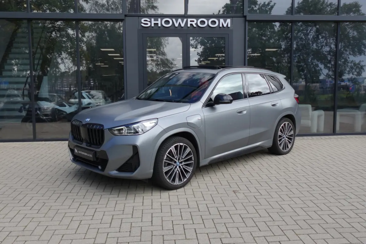 XDrive30e M-PAKKET PANO HUD 360