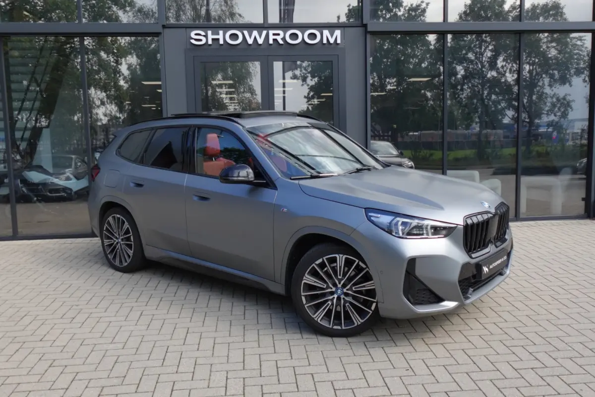 XDrive30e M-PAKKET PANO HUD 360