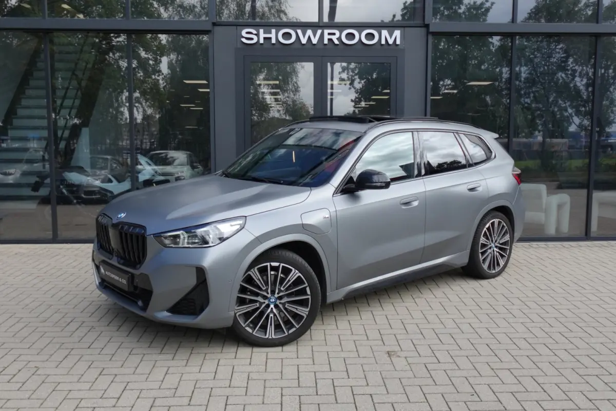 XDrive30e M-PAKKET PANO HUD 360