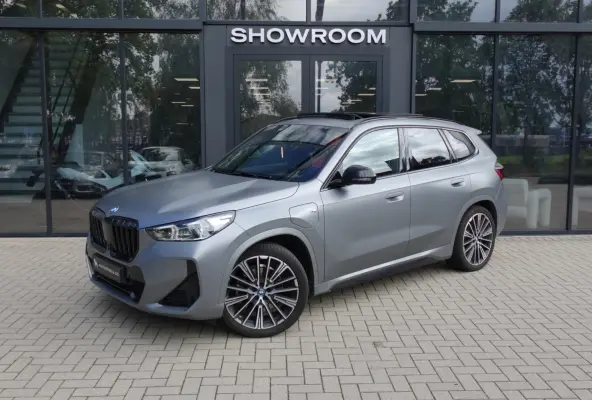 XDrive30e M-PAKKET PANO HUD 360