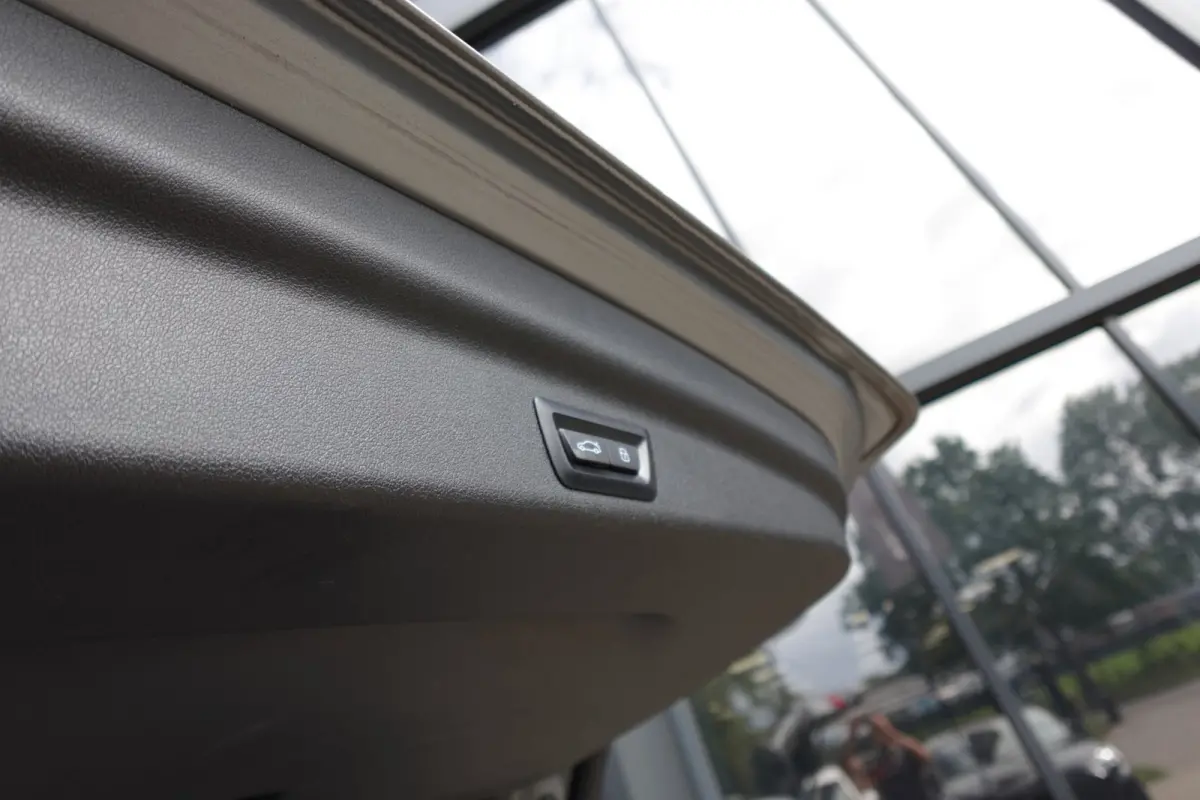 XDrive30e M-PAKKET PANO HUD 360