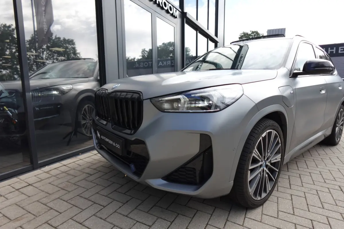 XDrive30e M-PAKKET PANO HUD 360