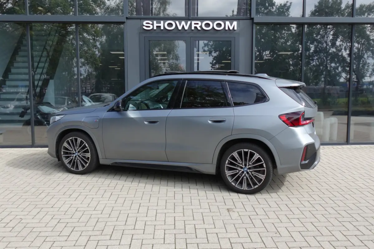 XDrive30e M-PAKKET PANO HUD 360