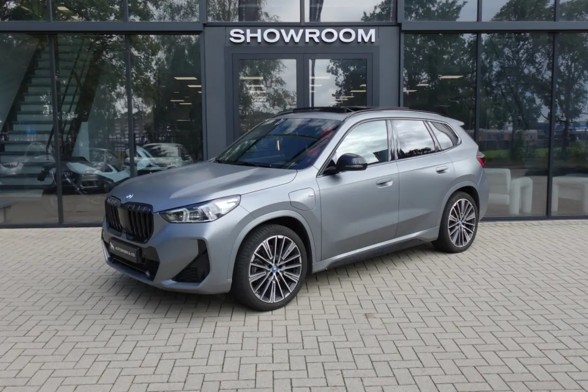 XDrive30e M-PAKKET PANO HUD 360