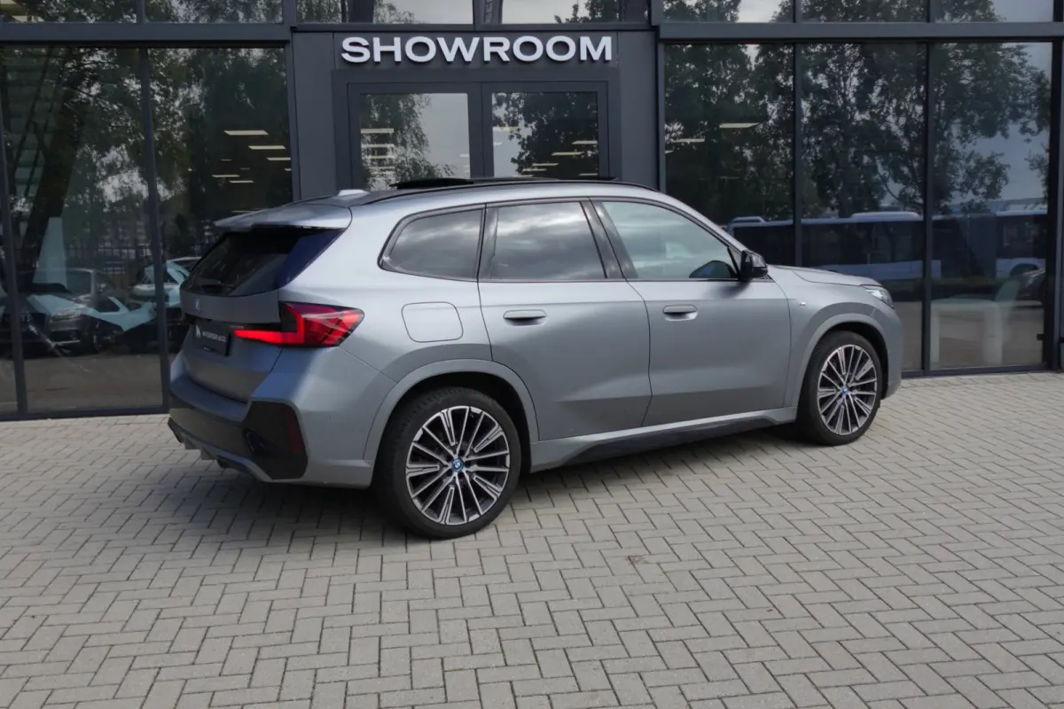 XDrive30e M-PAKKET PANO HUD 360