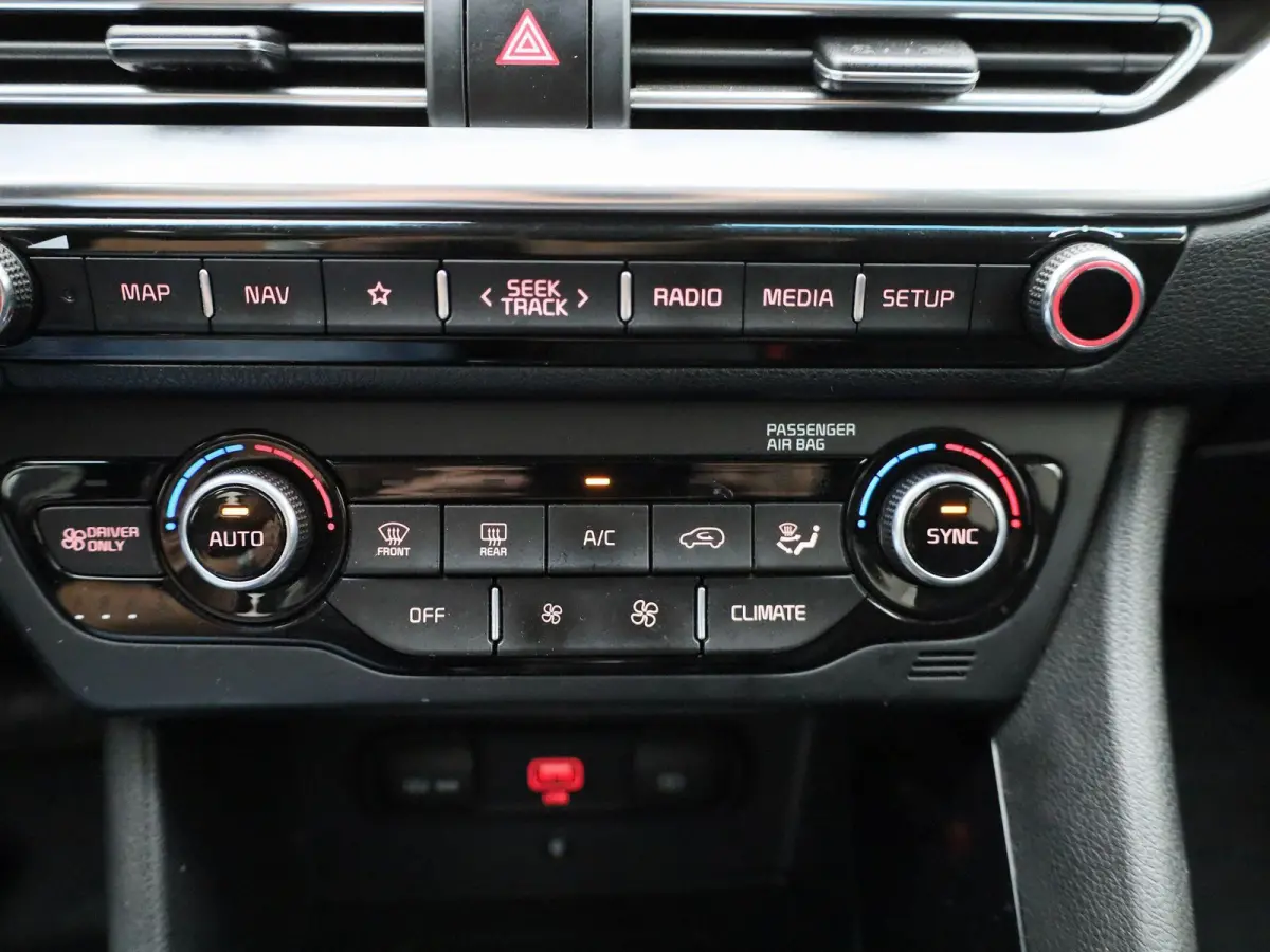 1.6 GDi Hybrid DynamicLine | ACHTERUITRIJCAMERA | APPLE CARPLAY - ANDROID AUTO | CLIMATE CONTROL | ADAPTIVE CRUISE CONTROL |