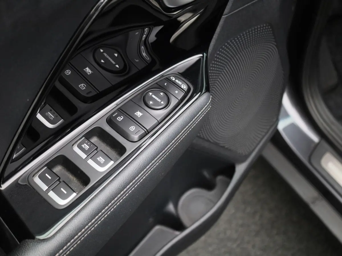 1.6 GDi Hybrid DynamicLine | ACHTERUITRIJCAMERA | APPLE CARPLAY - ANDROID AUTO | CLIMATE CONTROL | ADAPTIVE CRUISE CONTROL |