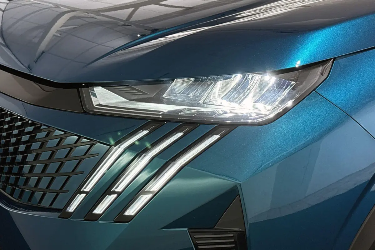 1.6 Plug-in Hybrid 195 Allure 7p Stoelverwarming 360-Camera 19"