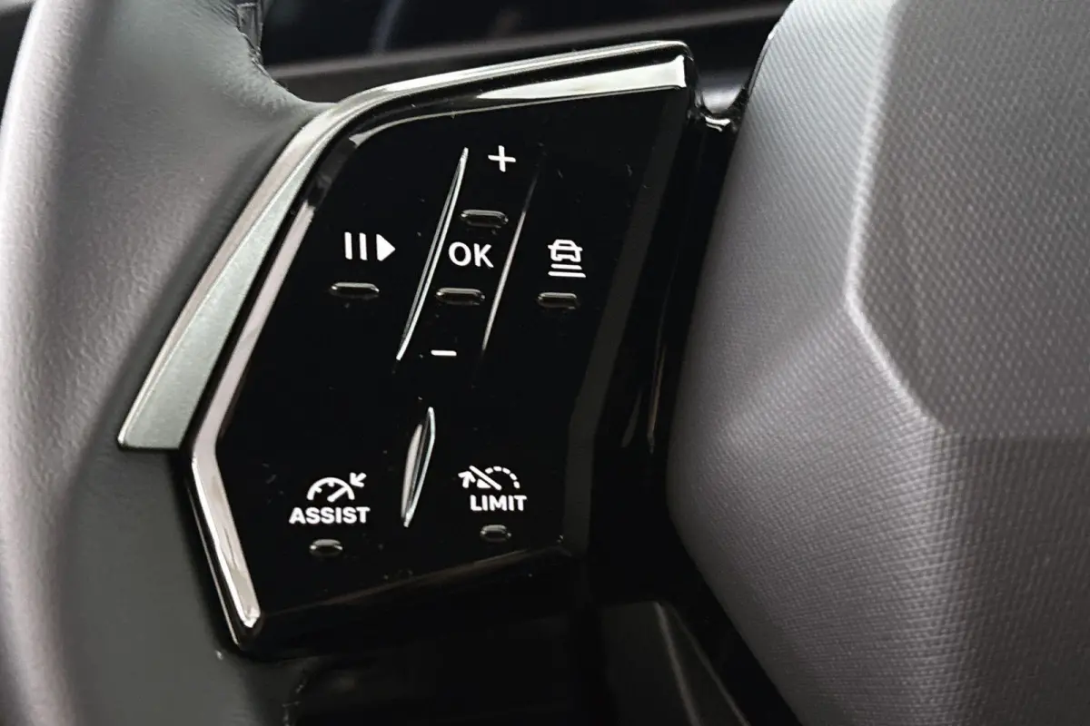 1.6 Plug-in Hybrid 195 Allure 7p Stoelverwarming 360-Camera 19"