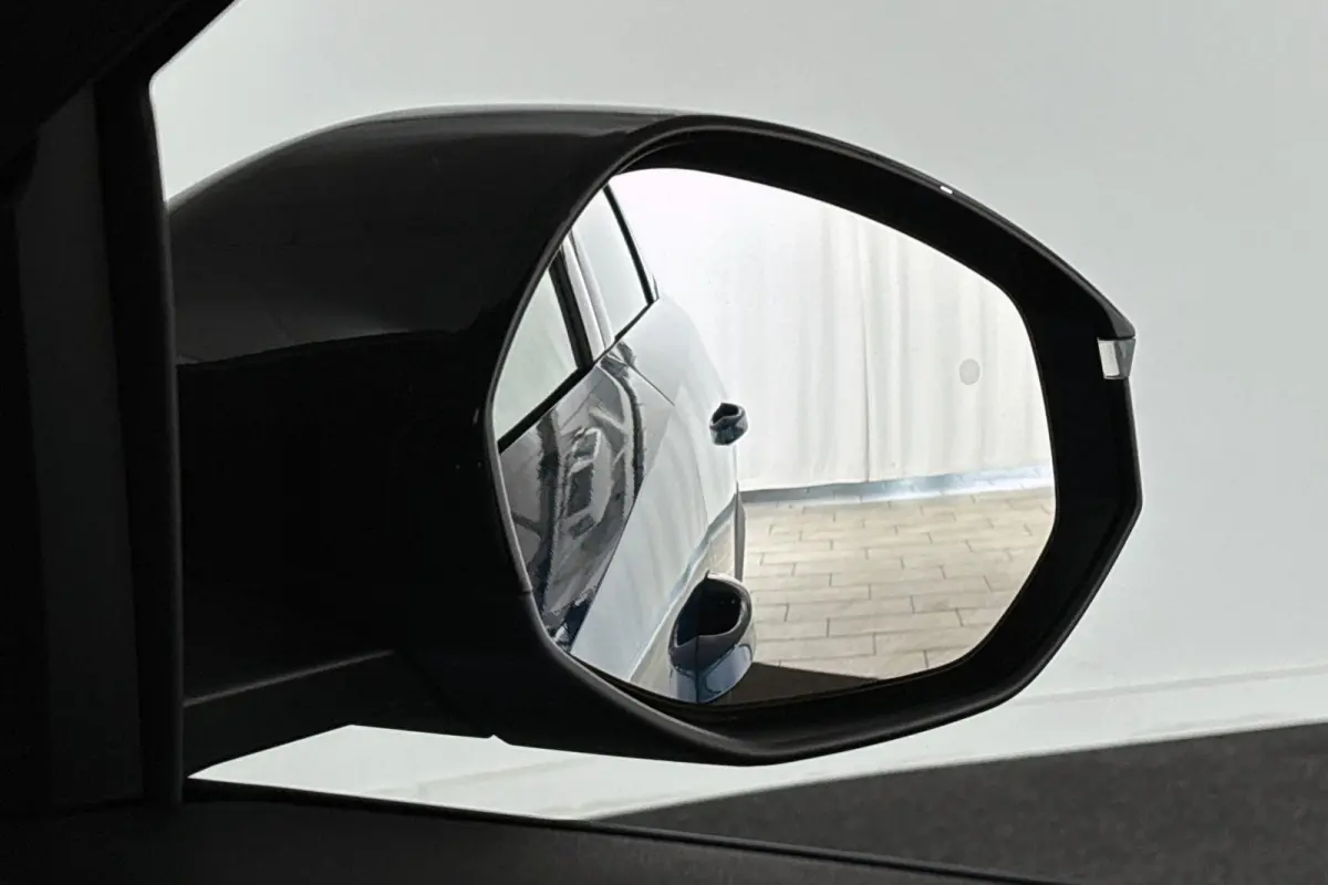 1.6 Plug-in Hybrid 195 Allure 7p Stoelverwarming 360-Camera 19"