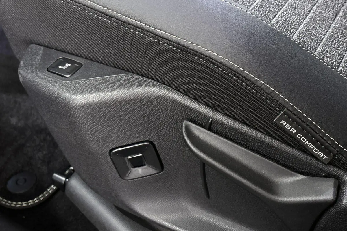 1.6 Plug-in Hybrid 195 Allure 7p Stoelverwarming 360-Camera 19"