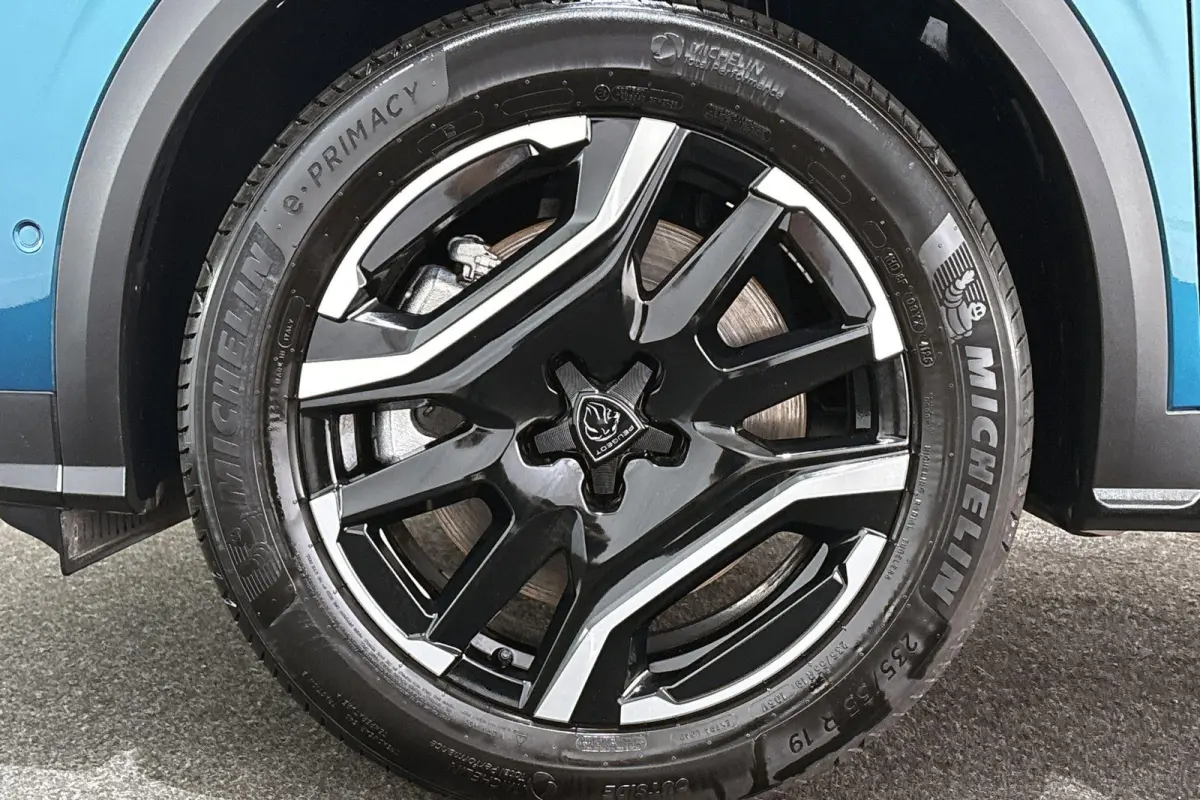 1.6 Plug-in Hybrid 195 Allure 7p Stoelverwarming 360-Camera 19"