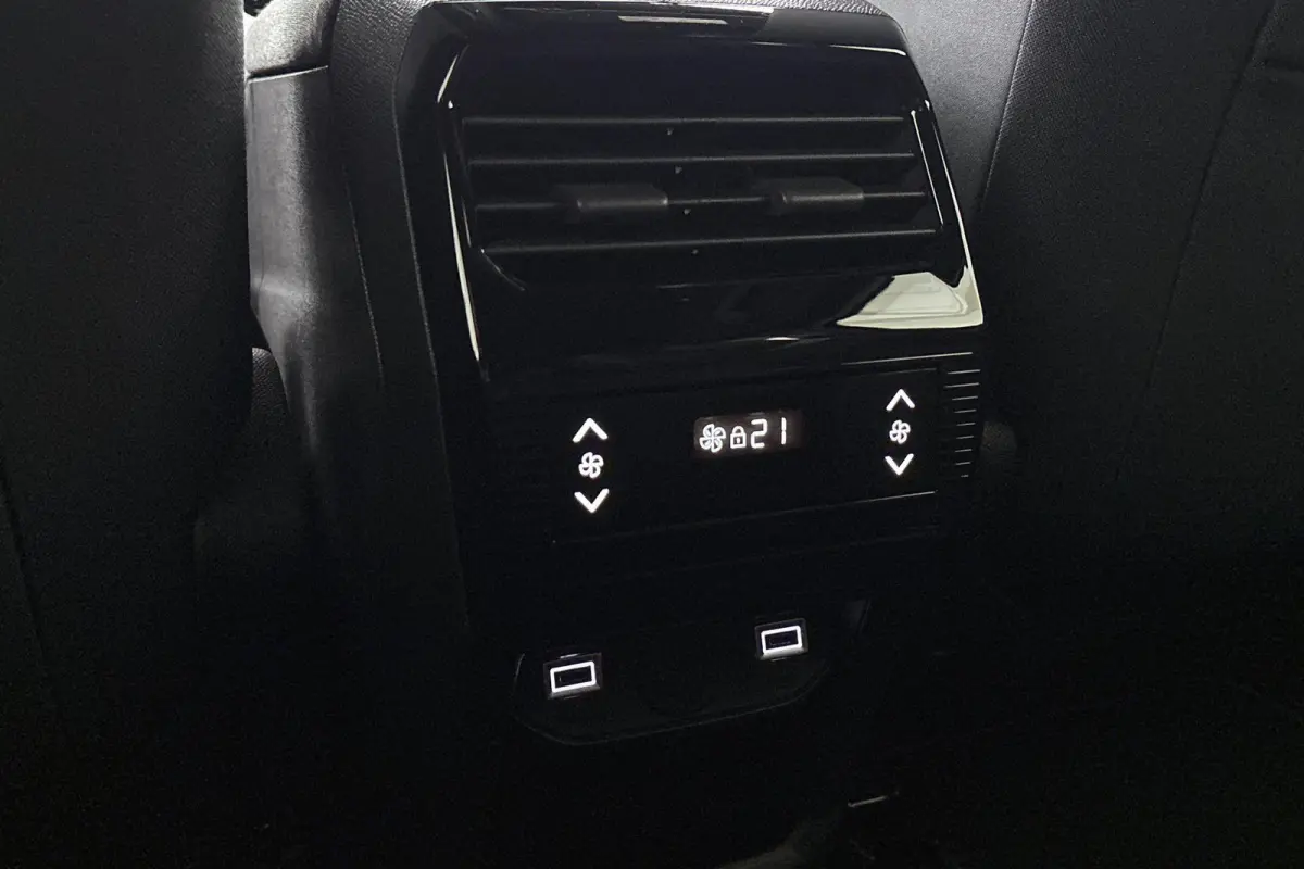 1.6 Plug-in Hybrid 195 Allure 7p Stoelverwarming 360-Camera 19"