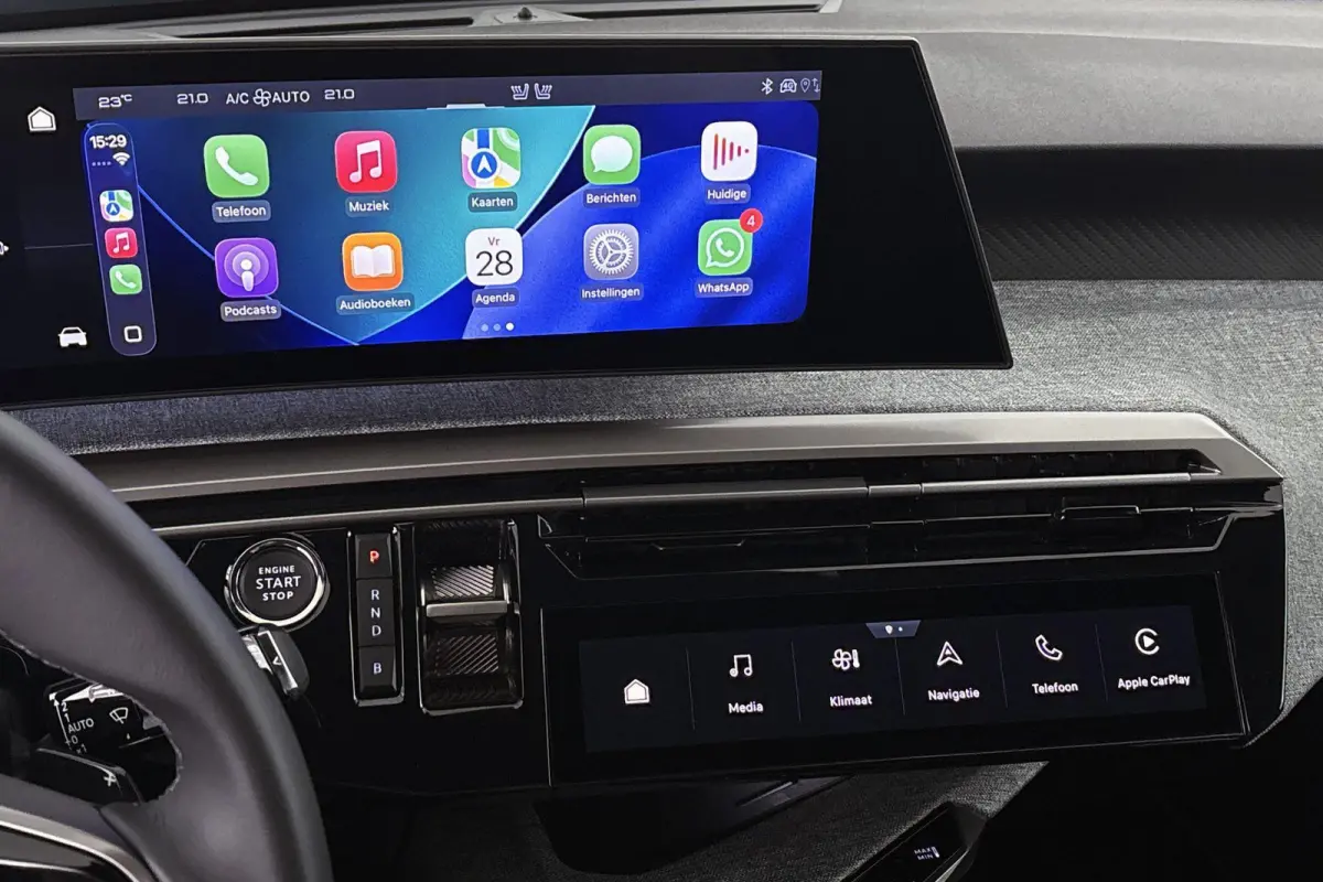 1.6 Plug-in Hybrid 195 Allure 7p Stoelverwarming 360-Camera 19"