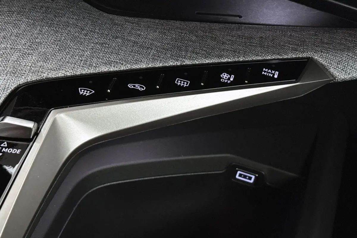 1.6 Plug-in Hybrid 195 Allure 7p Stoelverwarming 360-Camera 19"