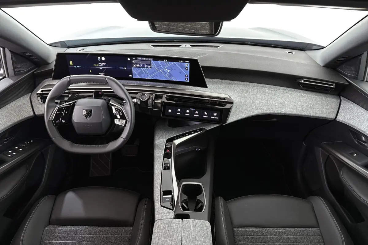 1.6 Plug-in Hybrid 195 Allure 7p Stoelverwarming 360-Camera 19"