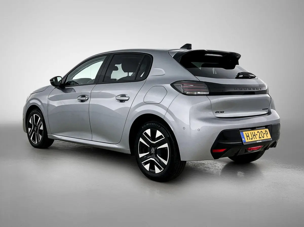 1.2 Hybrid 110pk Allure Automaat | Navigatie | 360 Camera | Cruise Control | 16"LMV | Dodehoekdetectie | Draadloze telefoonlader | Apple Carplay/Android Auto |