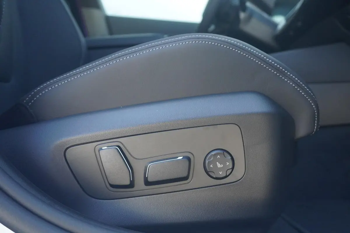 530e | M Sportpakket Pro | M Multifunctionele voorstoelen | Bowers & Wilkins | Alcantara Hemelbekleding | Driving Assistant Professional