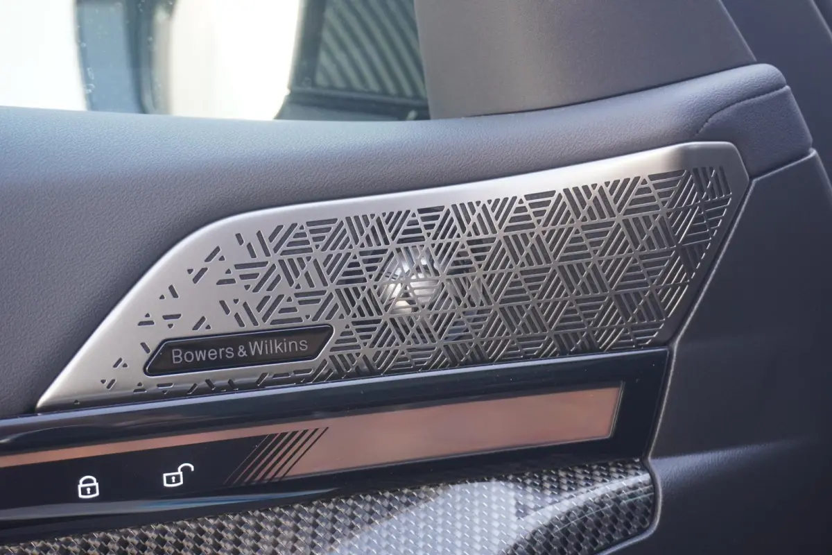 530e | M Sportpakket Pro | M Multifunctionele voorstoelen | Bowers & Wilkins | Alcantara Hemelbekleding | Driving Assistant Professional