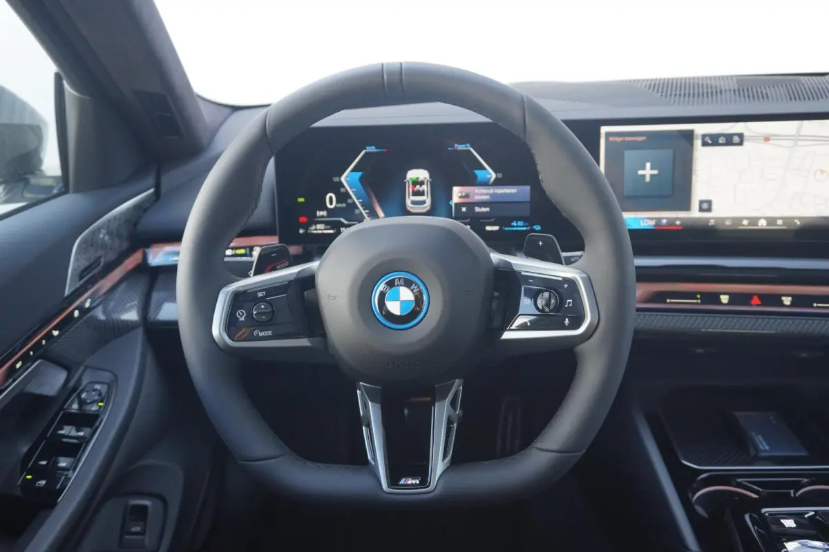 530e | M Sportpakket Pro | M Multifunctionele voorstoelen | Bowers & Wilkins | Alcantara Hemelbekleding | Driving Assistant Professional
