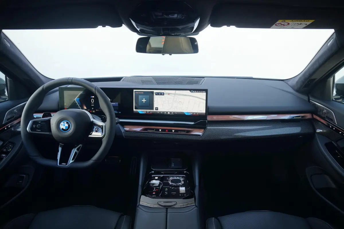 530e | M Sportpakket Pro | M Multifunctionele voorstoelen | Bowers & Wilkins | Alcantara Hemelbekleding | Driving Assistant Professional