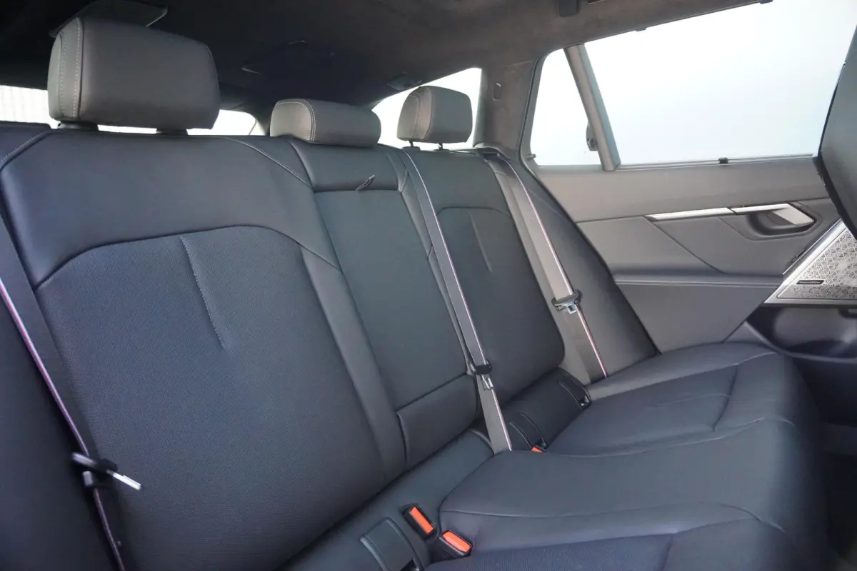 530e | M Sportpakket Pro | M Multifunctionele voorstoelen | Bowers & Wilkins | Alcantara Hemelbekleding | Driving Assistant Professional