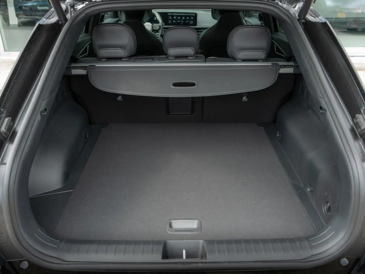 GT-Line Business Edition 84 kWh Speciale uitvoering | 21 inch GT velgen | Hifi upgrade met Subwoofer | Gele remklauwen | Stoel verwarming l Elektrische kofferklep | GT pakket | LED | Keyless