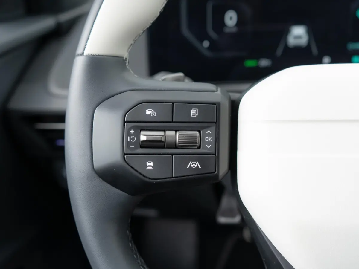 GT-Line Business Edition 84 kWh Speciale uitvoering | 21 inch GT velgen | Hifi upgrade met Subwoofer | Gele remklauwen | Stoel verwarming l Elektrische kofferklep | GT pakket | LED | Keyless