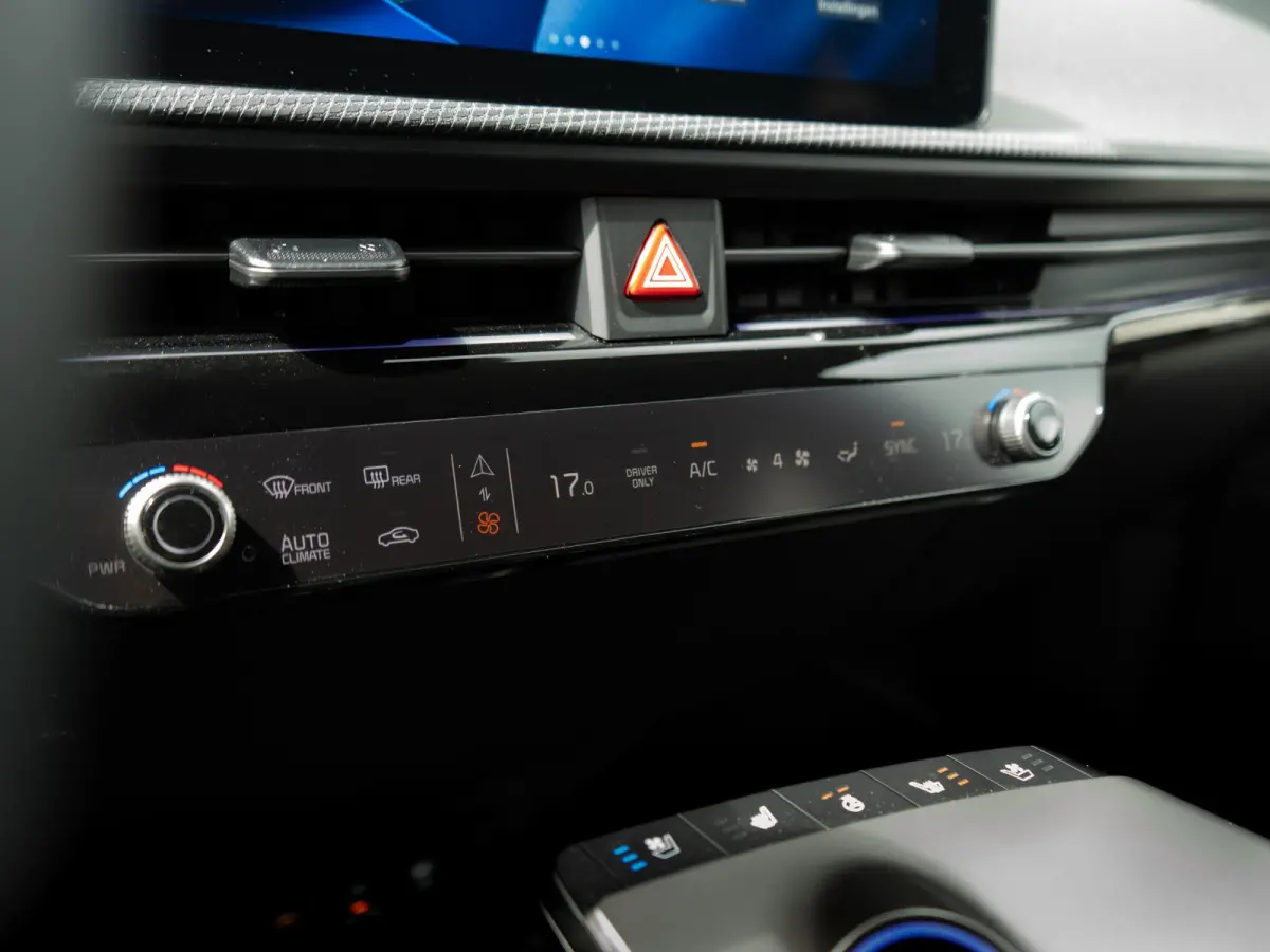 GT-Line Business Edition 84 kWh Speciale uitvoering | 21 inch GT velgen | Hifi upgrade met Subwoofer | Gele remklauwen | Stoel verwarming l Elektrische kofferklep | GT pakket | LED | Keyless