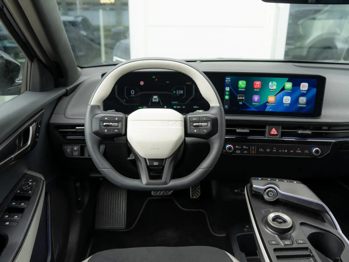 GT-Line Business Edition 84 kWh Speciale uitvoering | 21 inch GT velgen | Hifi upgrade met Subwoofer | Gele remklauwen | Stoel verwarming l Elektrische kofferklep | GT pakket | LED | Keyless