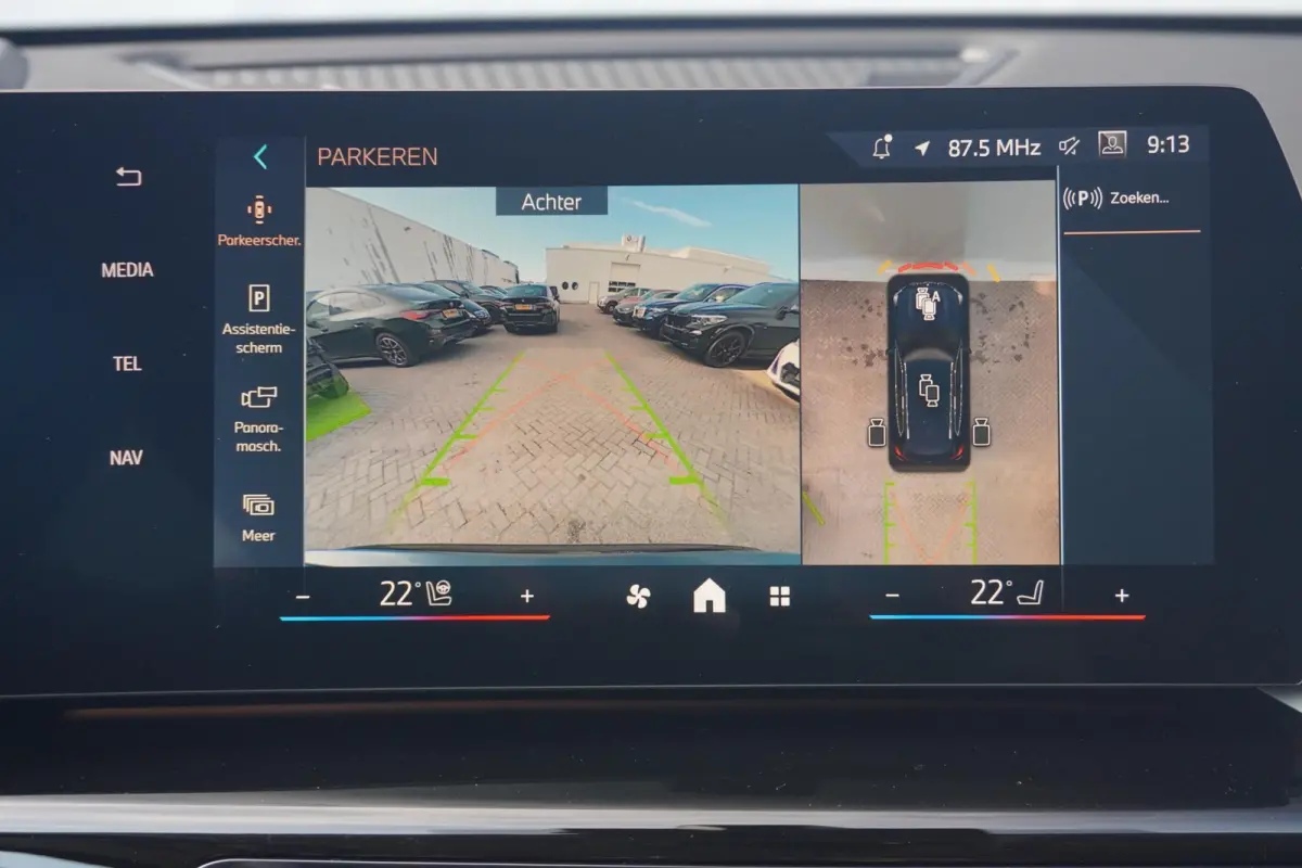xDrive25e | xLine | Head-Up Display | Driving Assistant Plus | Trekhaak