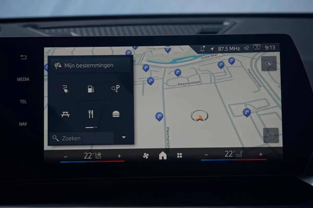 xDrive25e | xLine | Head-Up Display | Driving Assistant Plus | Trekhaak