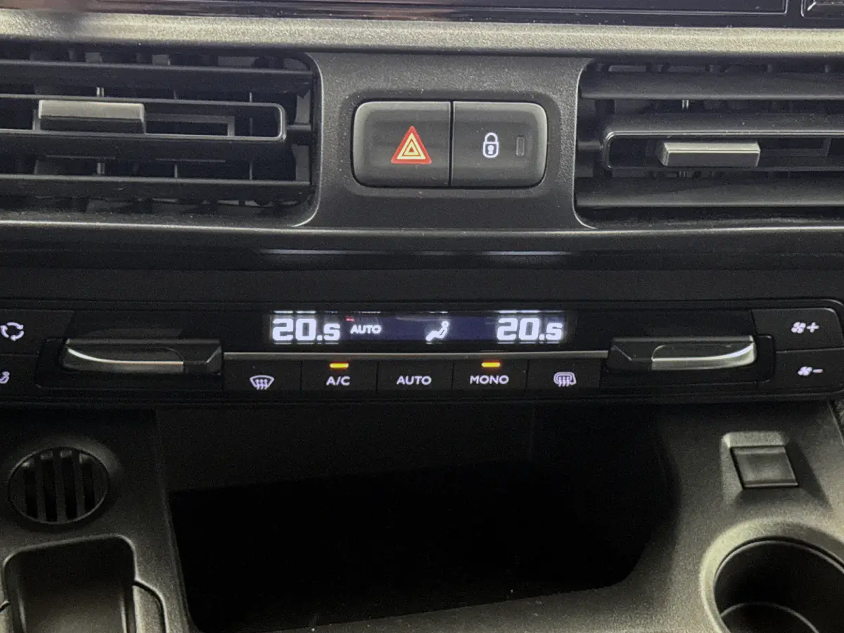 1.5 BlueHDi 130 Climate Control Navigatie Achteruitrijcamera Cruise Control