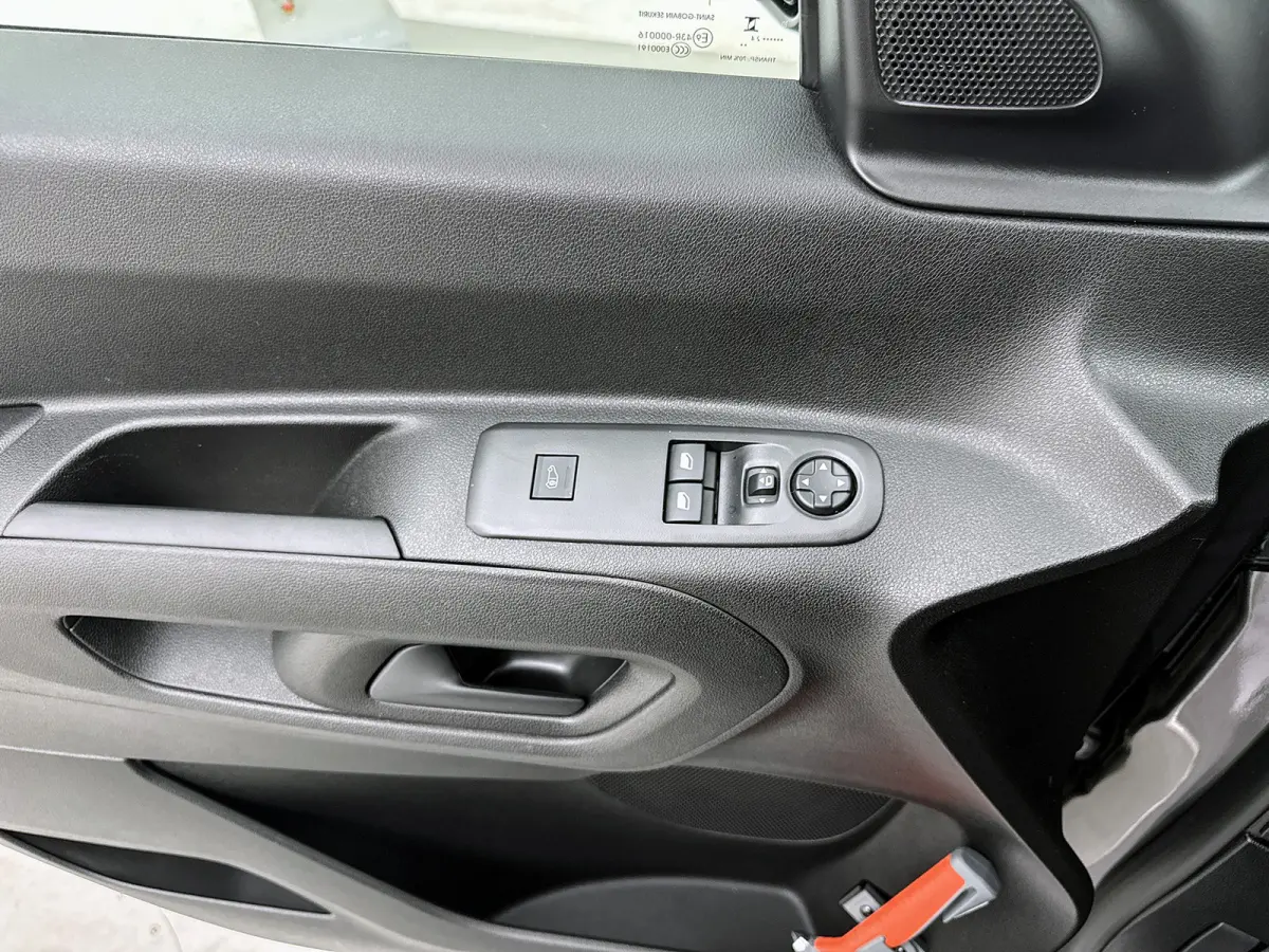 1.5 BlueHDi 130 Climate Control Navigatie Achteruitrijcamera Cruise Control