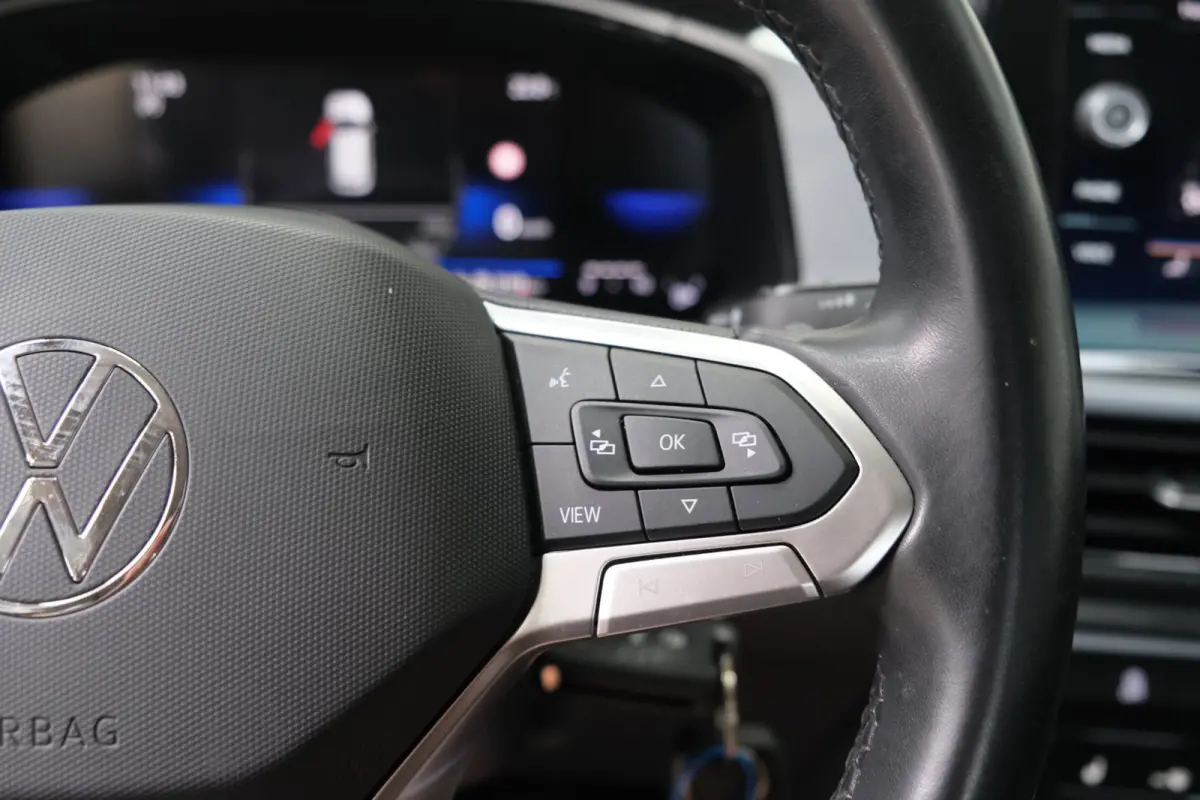 1.0 TSI Life Business - N.A.P. Airco, Cruise, Virtueel display, Carplay, Navi, PDC.