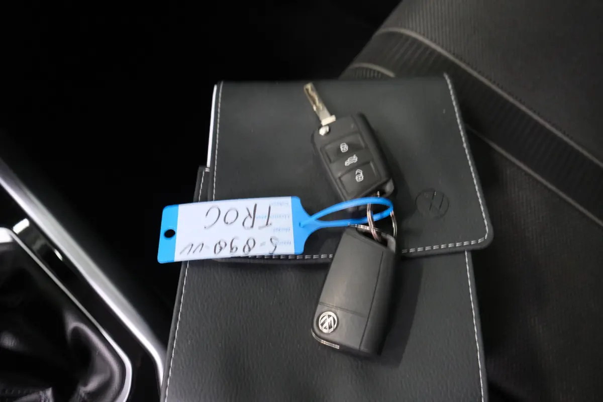 1.0 TSI Life Business - N.A.P. Airco, Cruise, Virtueel display, Carplay, Navi, PDC.