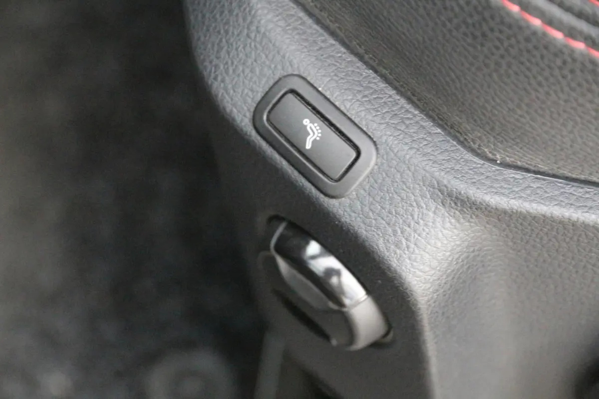 2.0 TDI 177 | Aut. | Exclusive | L3H3 | Massage | Cruise | Airco..