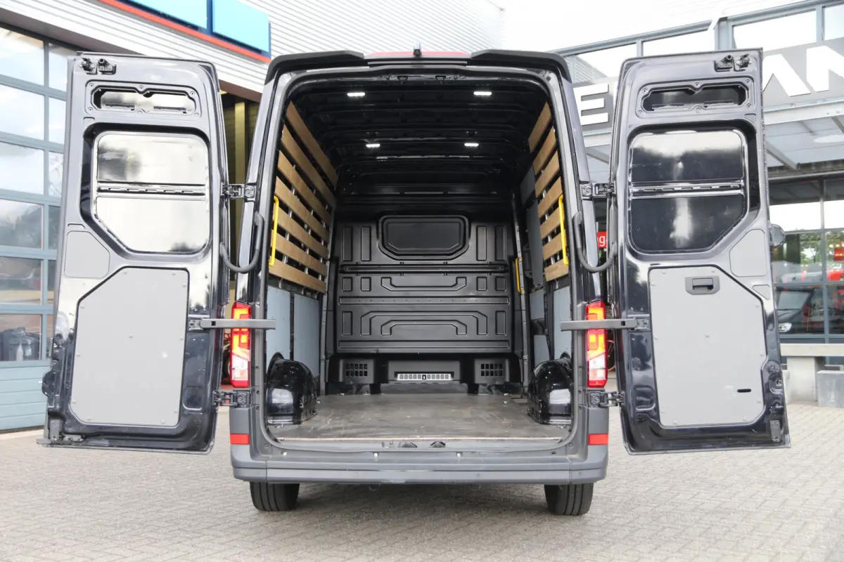 2.0 TDI 177 | Aut. | Exclusive | L3H3 | Massage | Cruise | Airco..