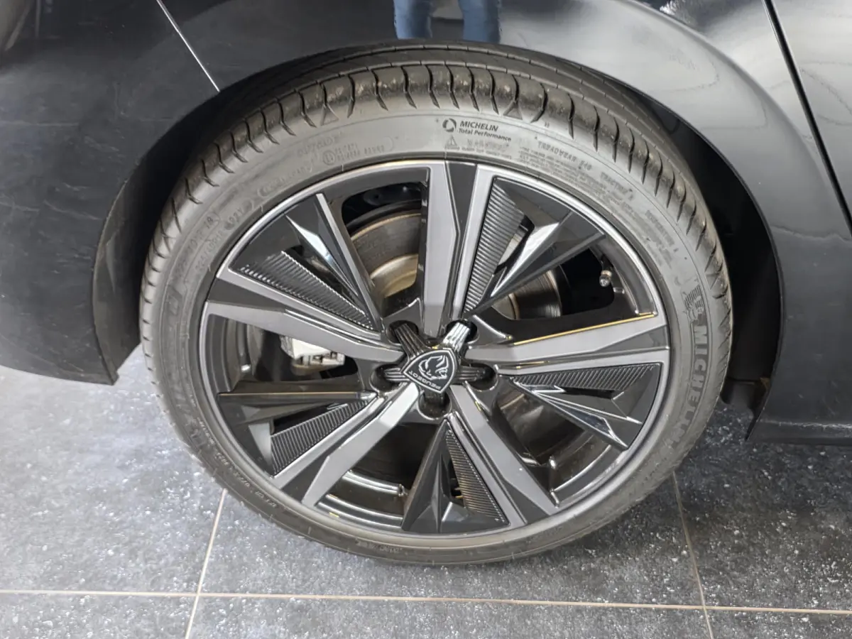 1.6 Plug-in Hybrid 180 GT | NL-Auto | 360° Camera | Elektrische verstelbare stoelen |