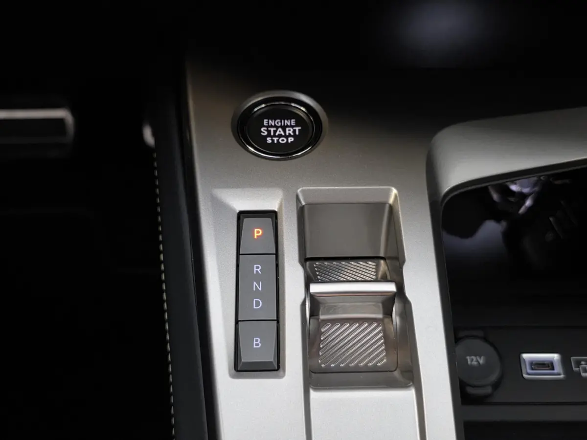1.6 Plug-in Hybrid 180 GT | NL-Auto | 360° Camera | Elektrische verstelbare stoelen |