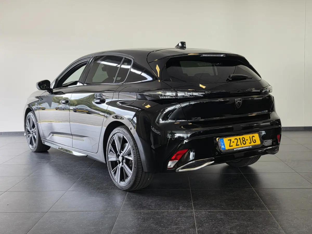1.6 Plug-in Hybrid 180 GT | NL-Auto | 360° Camera | Elektrische verstelbare stoelen |