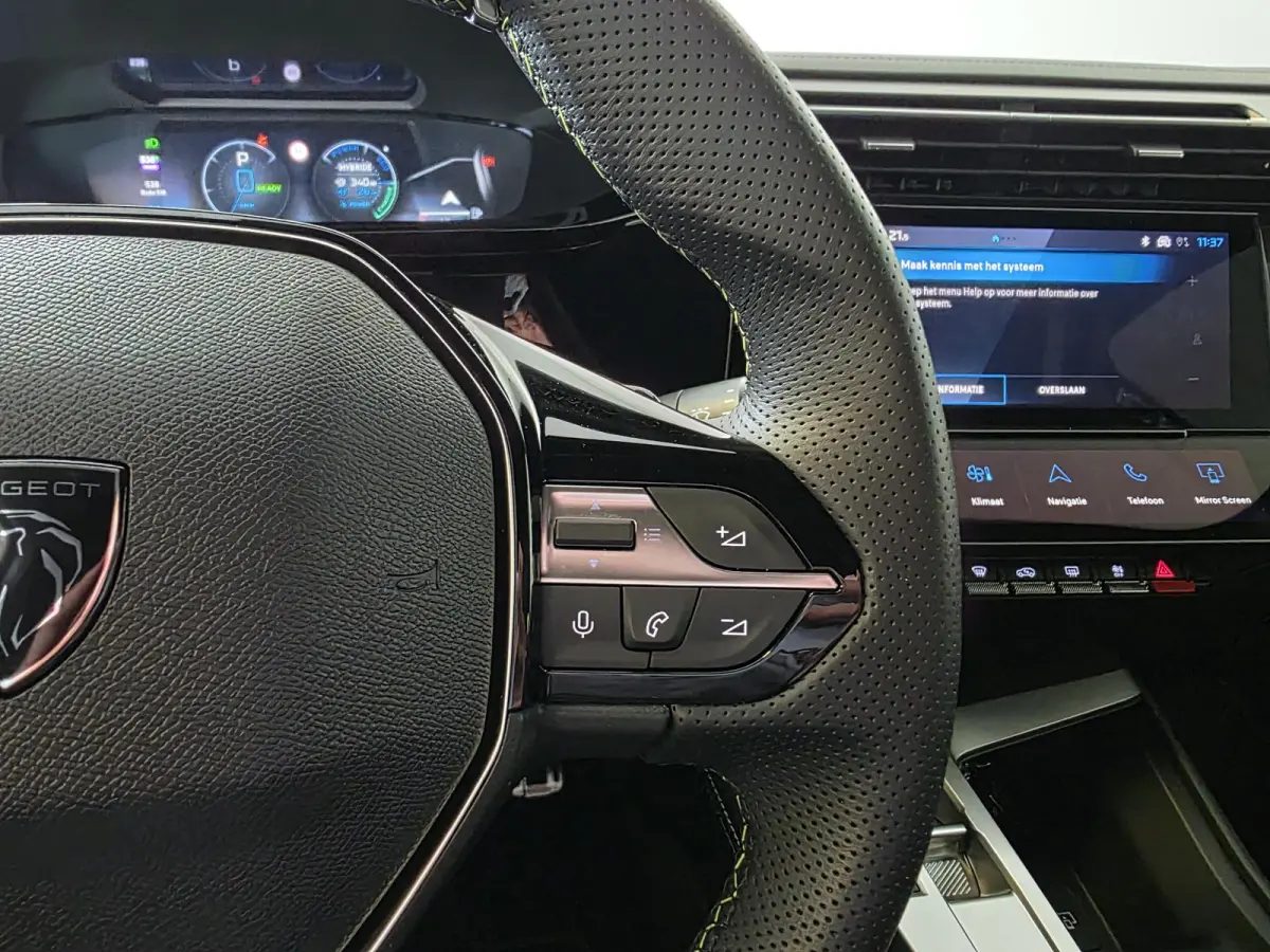 1.6 Plug-in Hybrid 180 GT | NL-Auto | 360° Camera | Elektrische verstelbare stoelen |