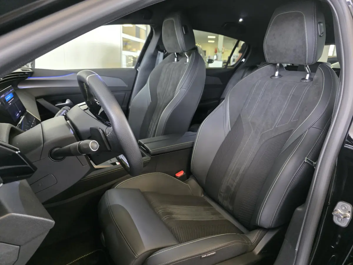 1.6 Plug-in Hybrid 180 GT | NL-Auto | 360° Camera | Elektrische verstelbare stoelen |