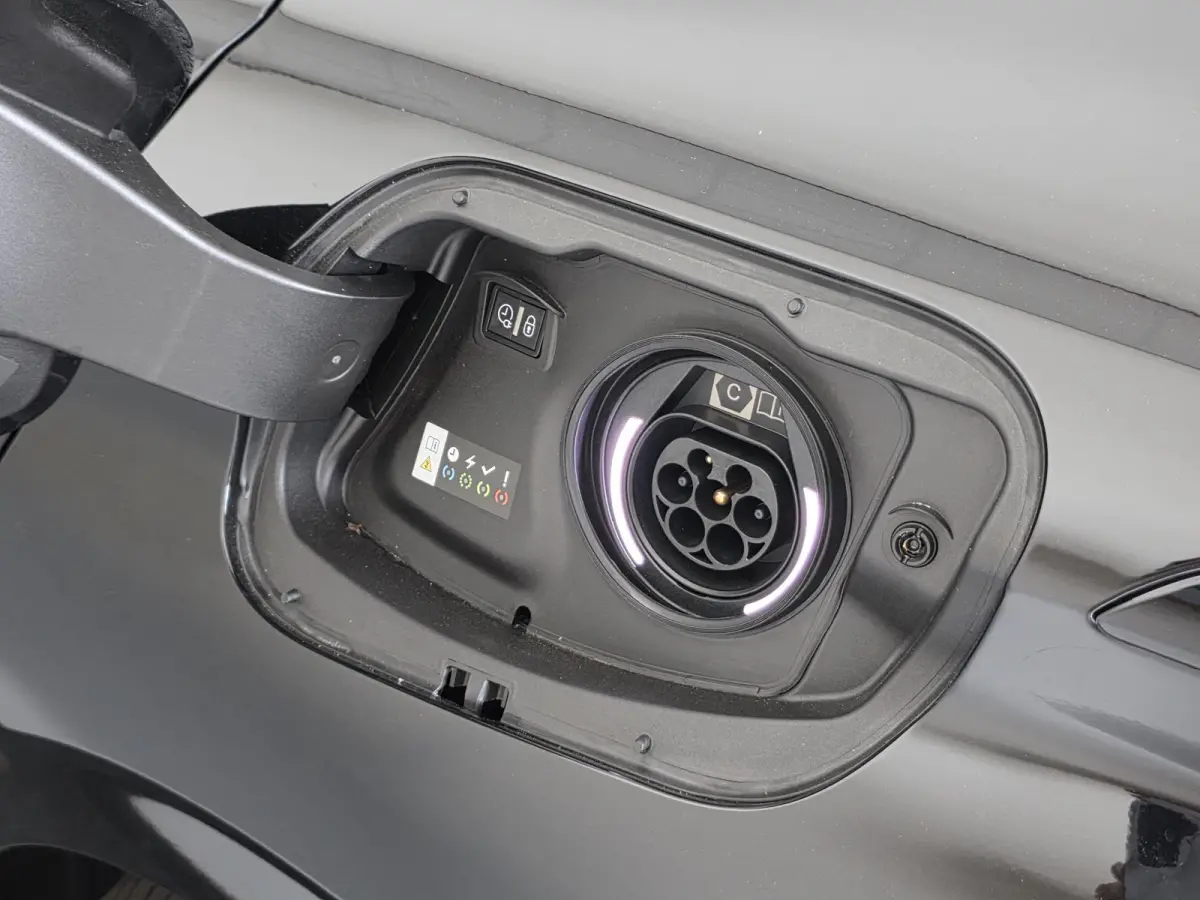 1.6 Plug-in Hybrid 180 GT | NL-Auto | 360° Camera | Elektrische verstelbare stoelen |