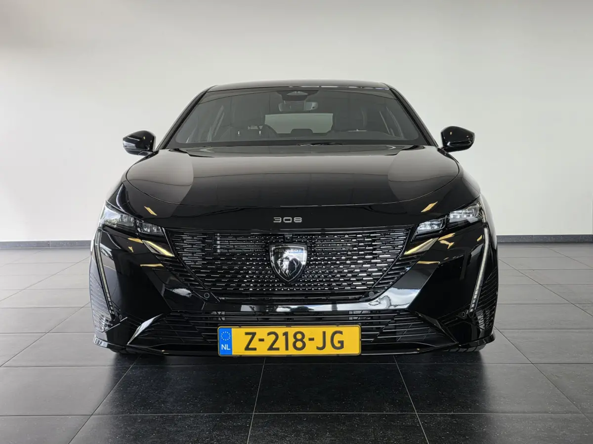 1.6 Plug-in Hybrid 180 GT | NL-Auto | 360° Camera | Elektrische verstelbare stoelen |