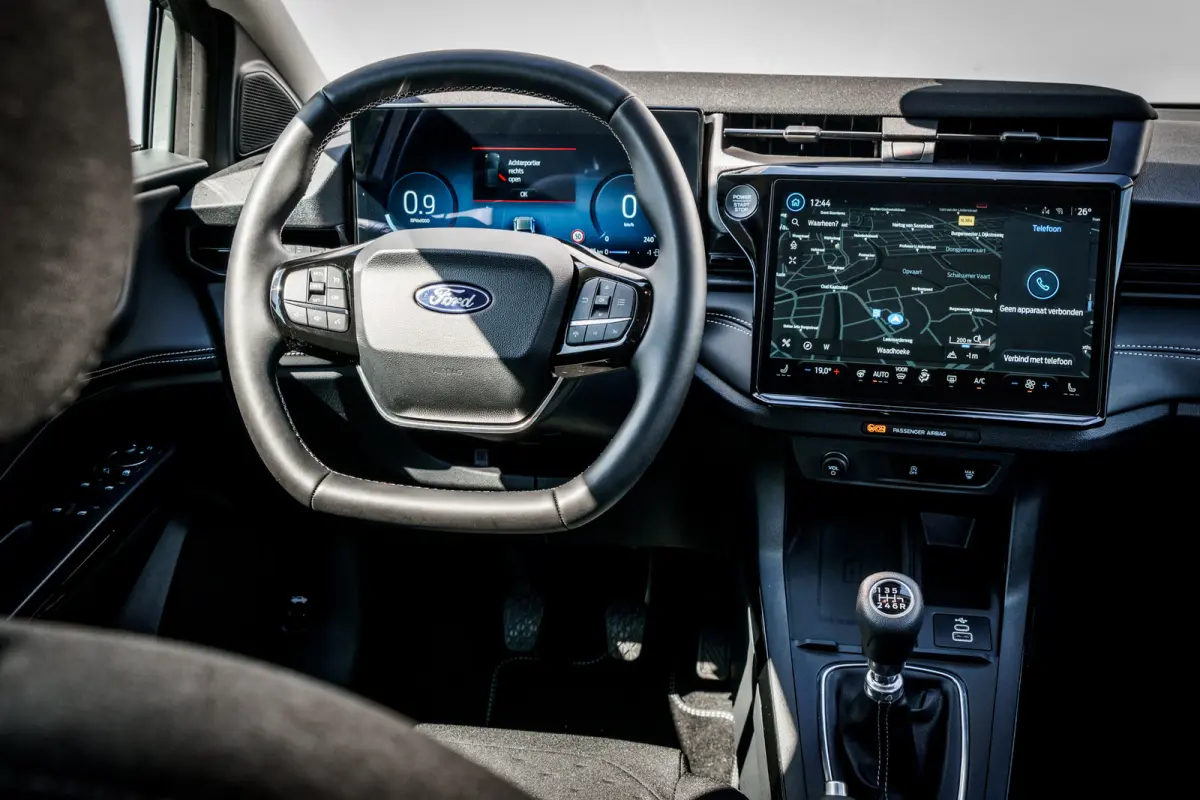 1.0 EcoBoost Titanium NW model | LED | Camera | Winter-Pakket | PDC