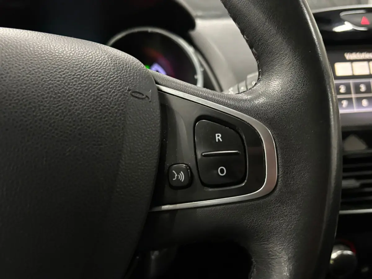 1.5 dCi Ecoleader Zen - infotainment - Airco -