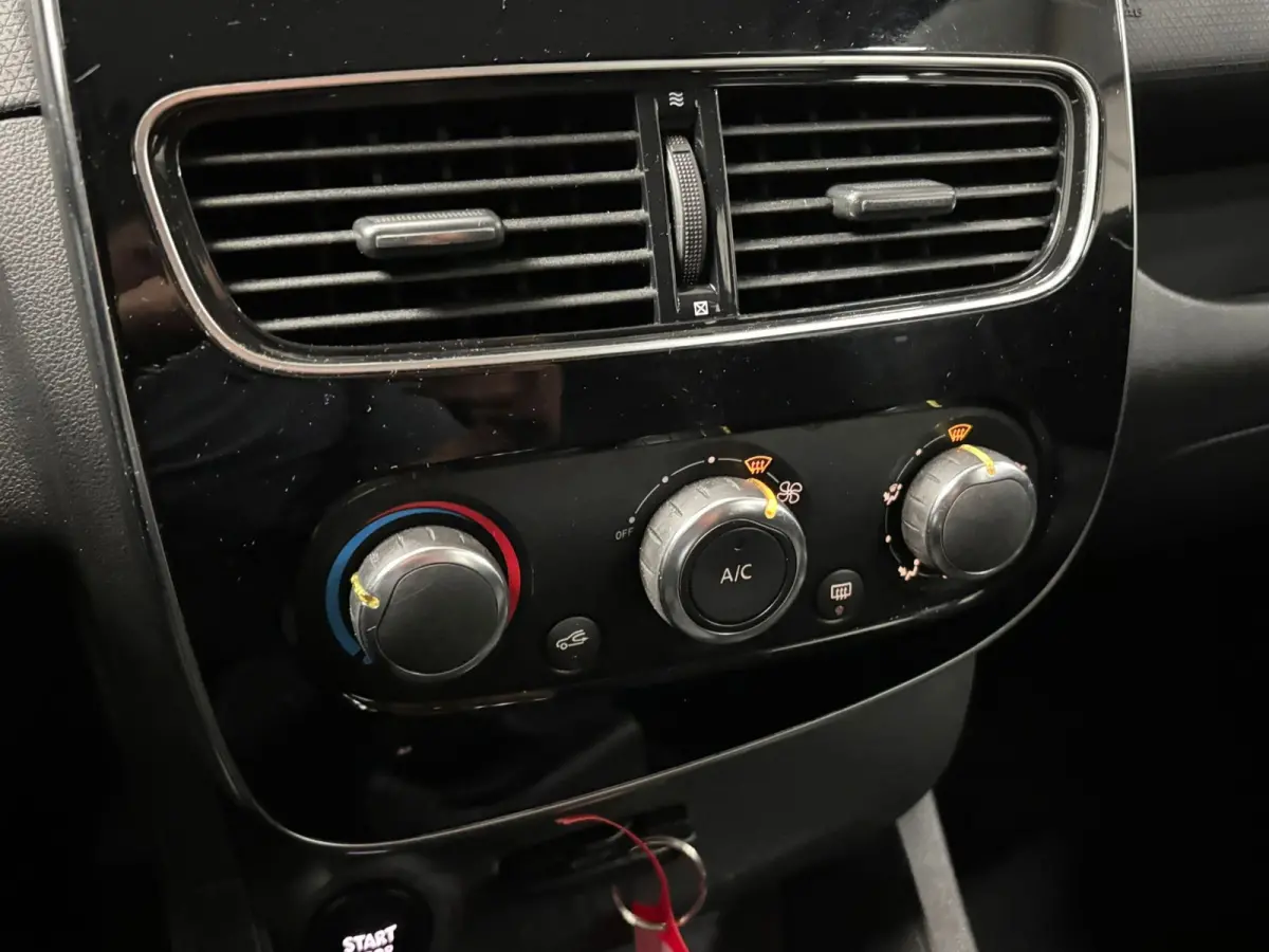1.5 dCi Ecoleader Zen - infotainment - Airco -