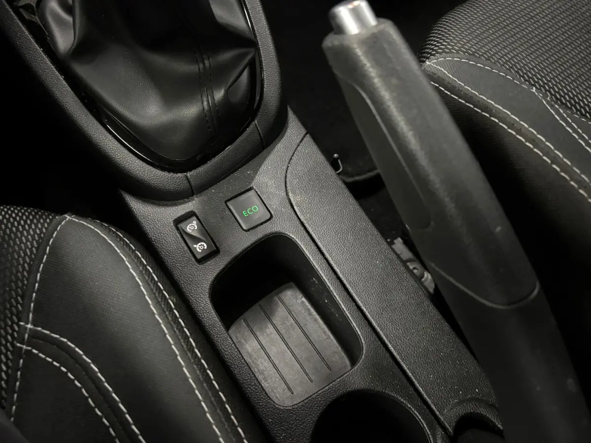 1.5 dCi Ecoleader Zen - infotainment - Airco -