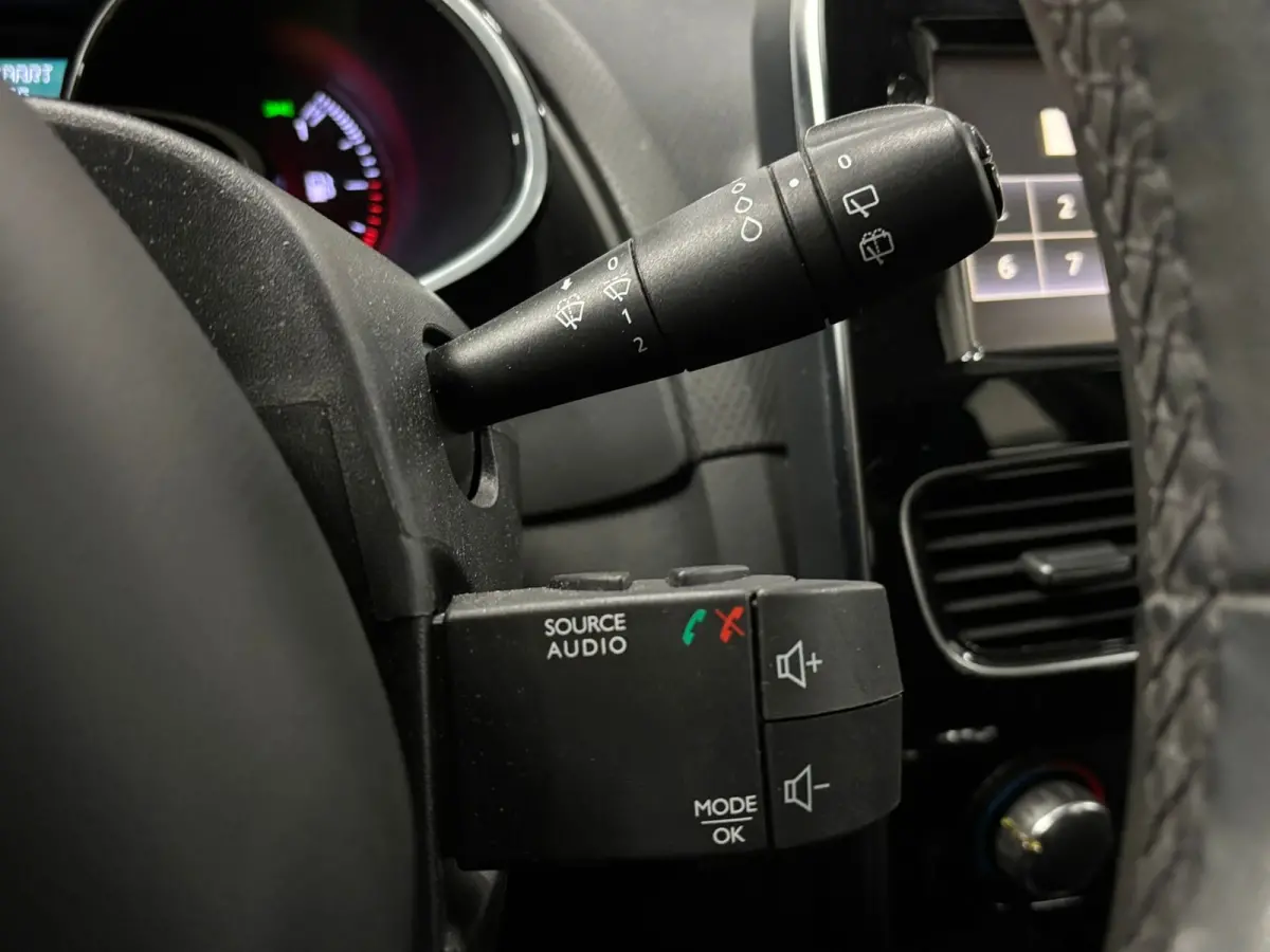 1.5 dCi Ecoleader Zen - infotainment - Airco -
